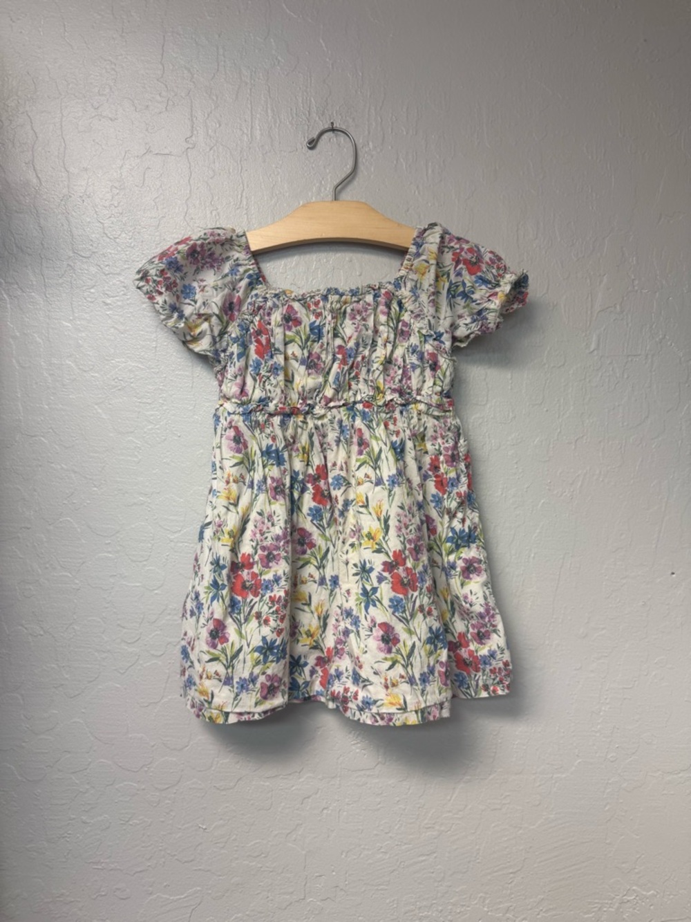$18 ADD ON Floral white smocked dress baby gap h&m 4Y janie and jack zara
